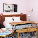 Mama Shelter 3*