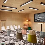Mama Shelter